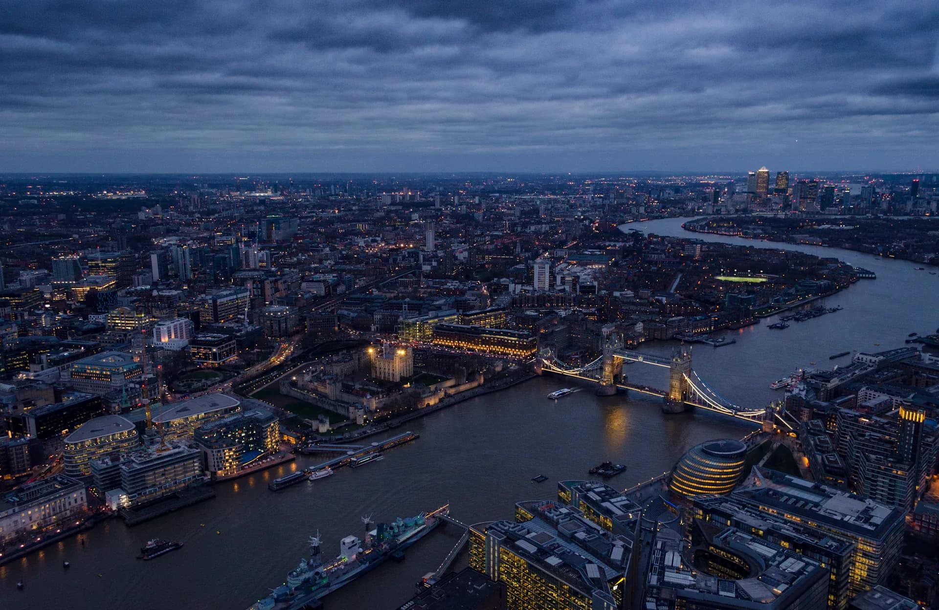 The Shard’dan Londra merkezindeki binaların havadan görünümü
