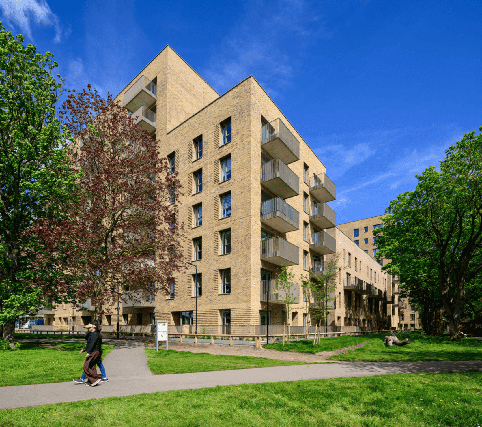 Lampside Parkside, London – luxury apartments